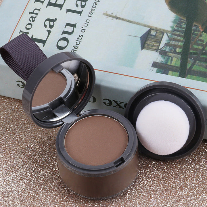 "Omedelbart hårfärgningspulver, naturlig look, döljer grå rötter, kompakta färgnyanser, lätt att applicera med puff."