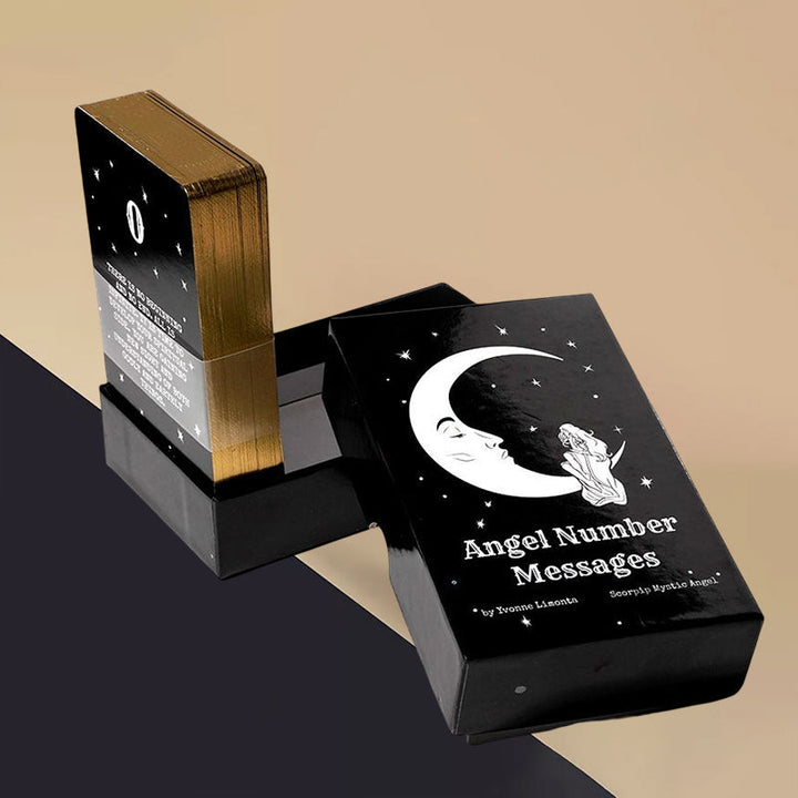 Oraclekort med änglanummer, elegant design, guldförgyllda kanter, erbjuder vägledning och självförstärkning.