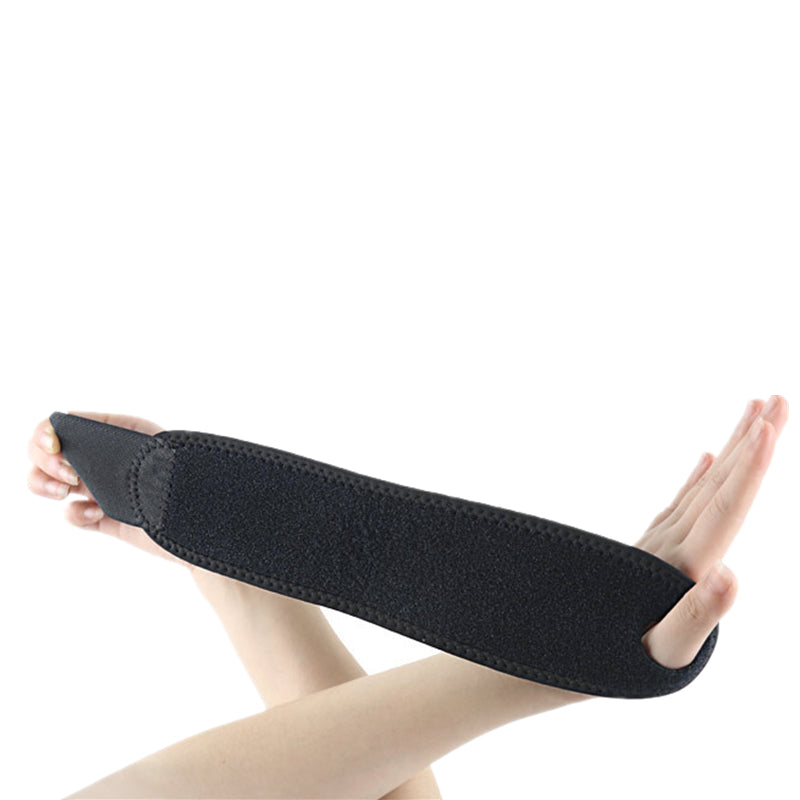 "Ortopediskt handledstöd för smärtlindring, justerbar storlek, ergonomisk design, beige färg med kardborrefäste."