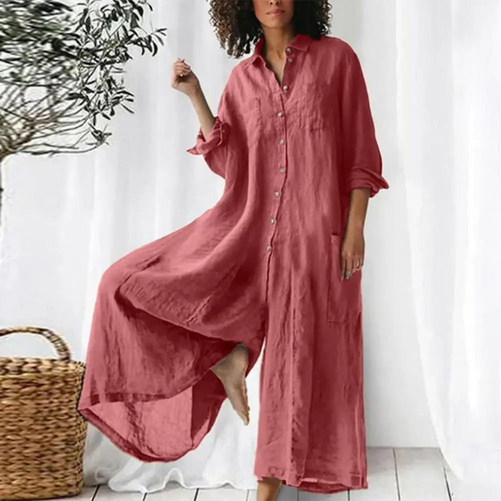 "Oversized jumpsuit i bomull och linne med knappslå framtill och vida ben, chic och avslappnad stil för kvinnor."
