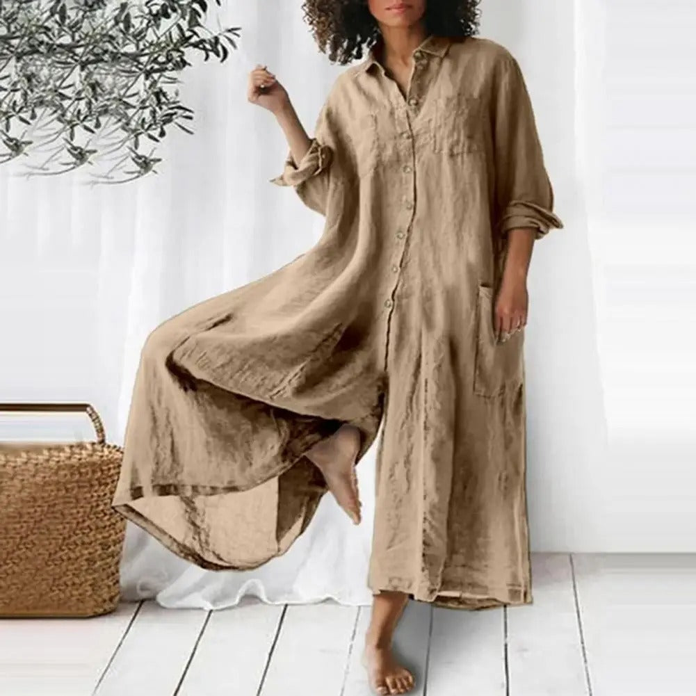 "Oversized jumpsuit i bomull och linne med knappslå framtill och vida ben, chic och avslappnad stil för kvinnor."
