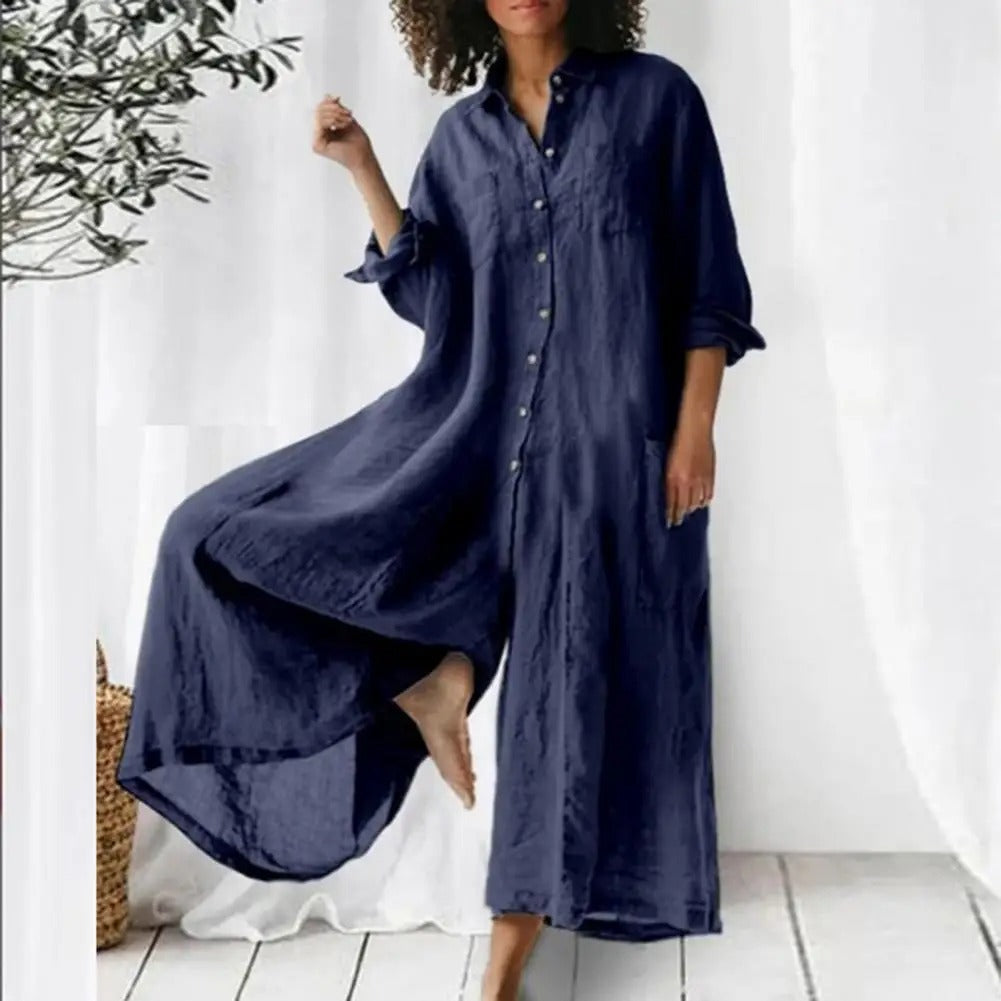 "Oversized jumpsuit i bomull och linne med knappslå framtill och vida ben, chic och avslappnad stil för kvinnor."
