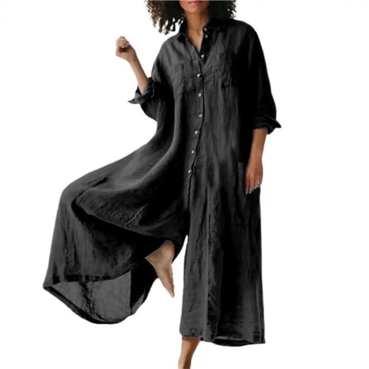 "Oversized jumpsuit i bomull och linne med knappslå framtill och vida ben, chic och avslappnad stil för kvinnor."