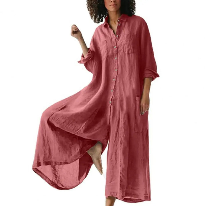 "Oversized jumpsuit i bomull och linne med knappslå framtill och vida ben, chic och avslappnad stil för kvinnor."
