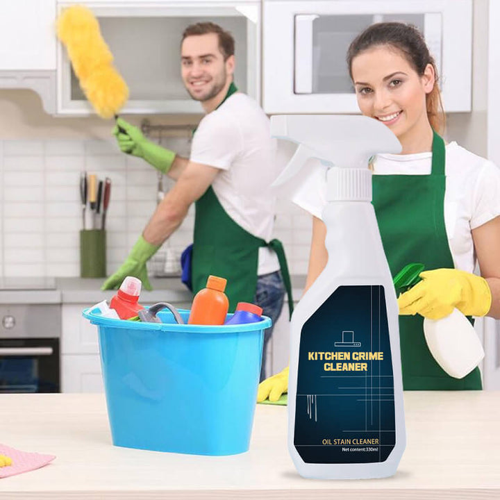 "Rengöringsmedel i sprayflaska med citrondoft, perfekt för köksfläktar och tuffa oljefläckar, skinande rent resultat."