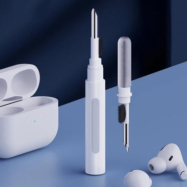 "Rengöringspenna för Bluetooth-öronsnäckor med mikrofiberborste, vit plast, kompakt och bärbar design för noggrann rengöring.