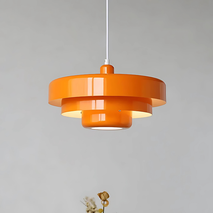 "Retro taklampa i rustik industriell stil med rund metallskärm, justerbar längd, Bauhaus-design i olika färger."