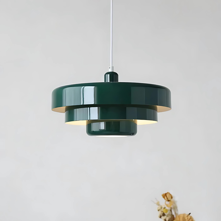 "Retro taklampa i rustik industriell stil med rund metallskärm, justerbar längd, Bauhaus-design i olika färger."
