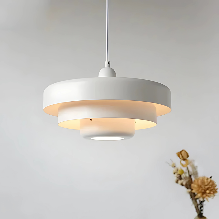 "Retro taklampa i rustik industriell stil med rund metallskärm, justerbar längd, Bauhaus-design i olika färger."