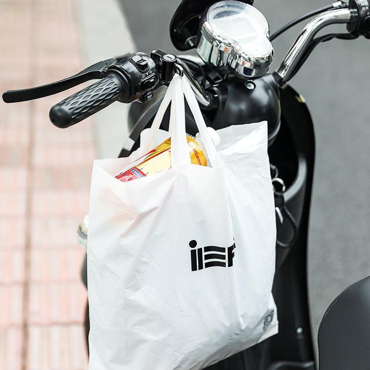 "Robust hjälmlås i aluminiumlegering, passar alla hjälmar, enkel installation på motorcyklar och cyklar."