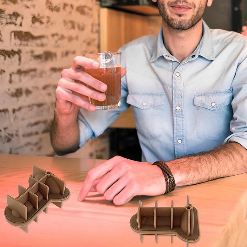 "Rolig vuxen parodi iskubform i silikon, färgglada isformer för festliga drycker och cocktails, köksprodukt."