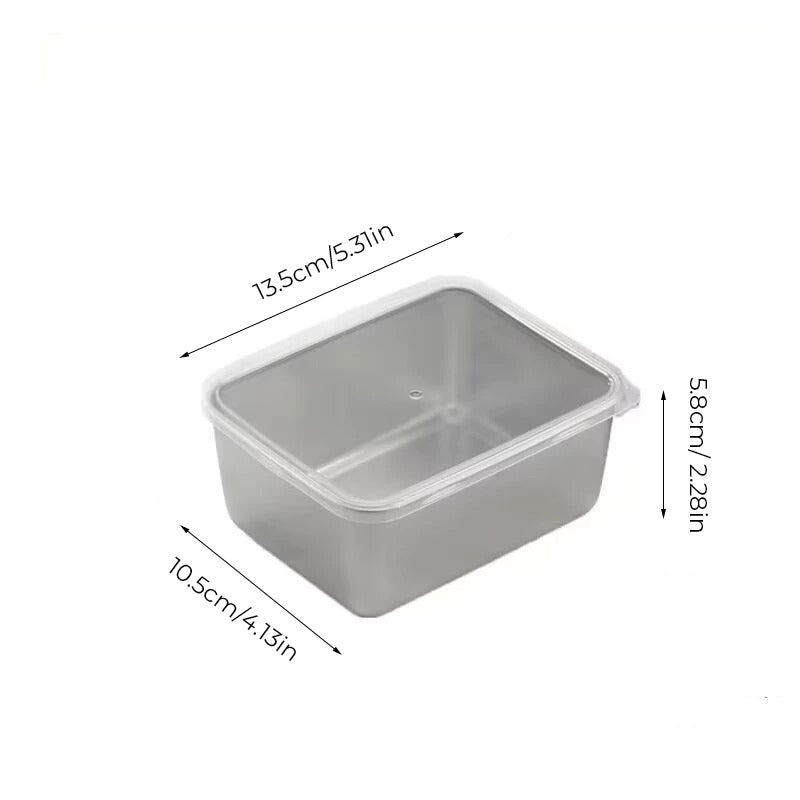 Rostfri fyrkantig bakform med lock, metallisk finish och släta kanter, perfekt för bakning och matlagning i köket.