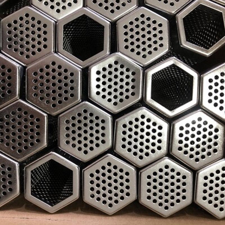 "Rostfritt stål rökrör för grill, hexagonform, köksaccessoar, perfekt för rökning av kött och fisk, hållbar och stabil."