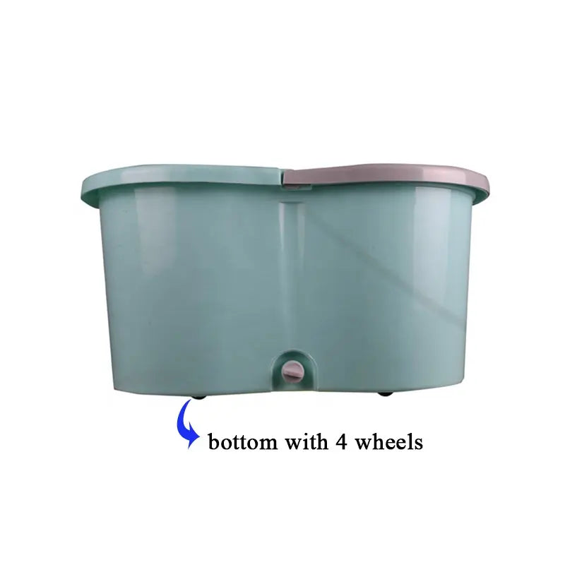 Roterande mopp med pedalhink, justerbart skaft och mikrofiberhuvud i grön design för effektiv städning av golv.