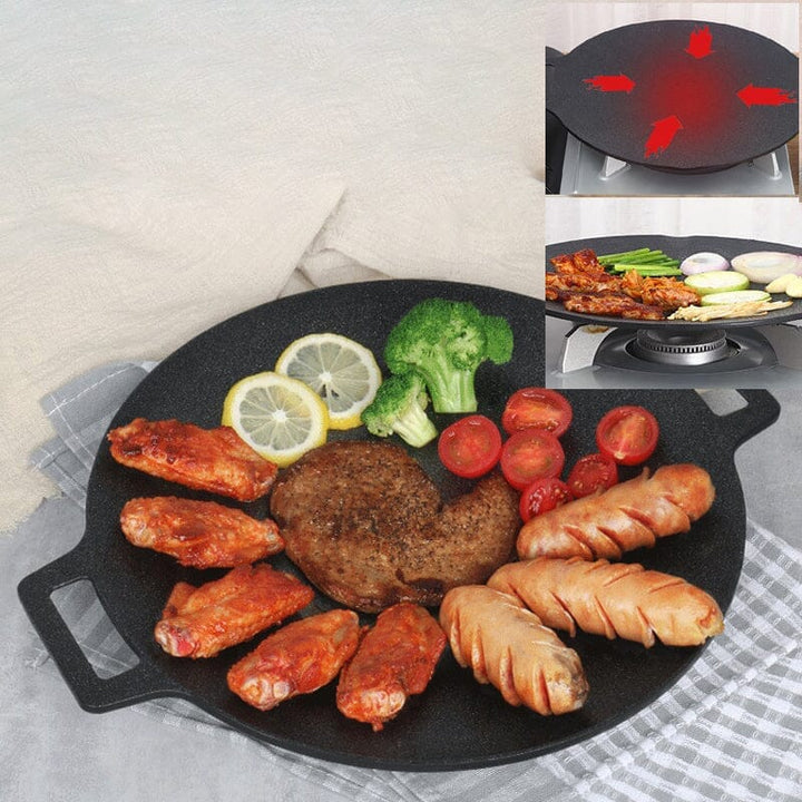 Rund non-stick stekpanna i svart aluminiumlegering med två öronhandtag, idealisk för grillmatlagning utomhus.