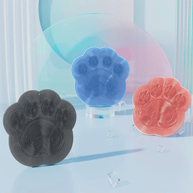 "Silikonmatta med sugkoppar och mjuka borstar för fotvård. Stabil och exfolierande, perfekt för spa-liknande hemupplevelse."