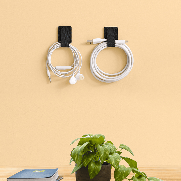 "Självhäftande kardborrebandsförslutning för kablar, svart nylon, lättanvänd och justerbar, gör skrivbordet organiserat."