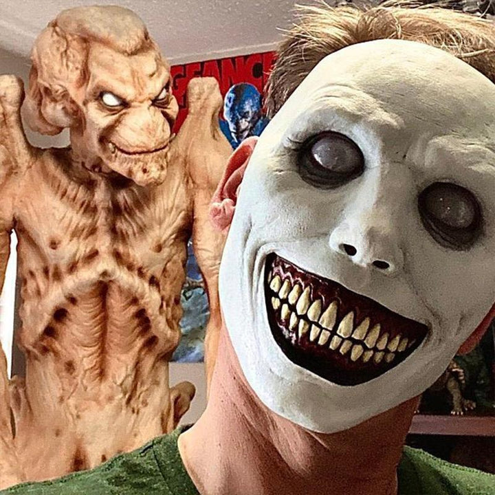 "Skrämmande vuxen latex Halloween mask, vit och grön design, för teater och fest, perfekt till kostymfester."