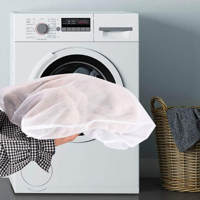 "Skyddsnätsväska för tvätt i vit polyester, slitstarkt nät för att skydda kläder från trassel och slitage under tvätt."