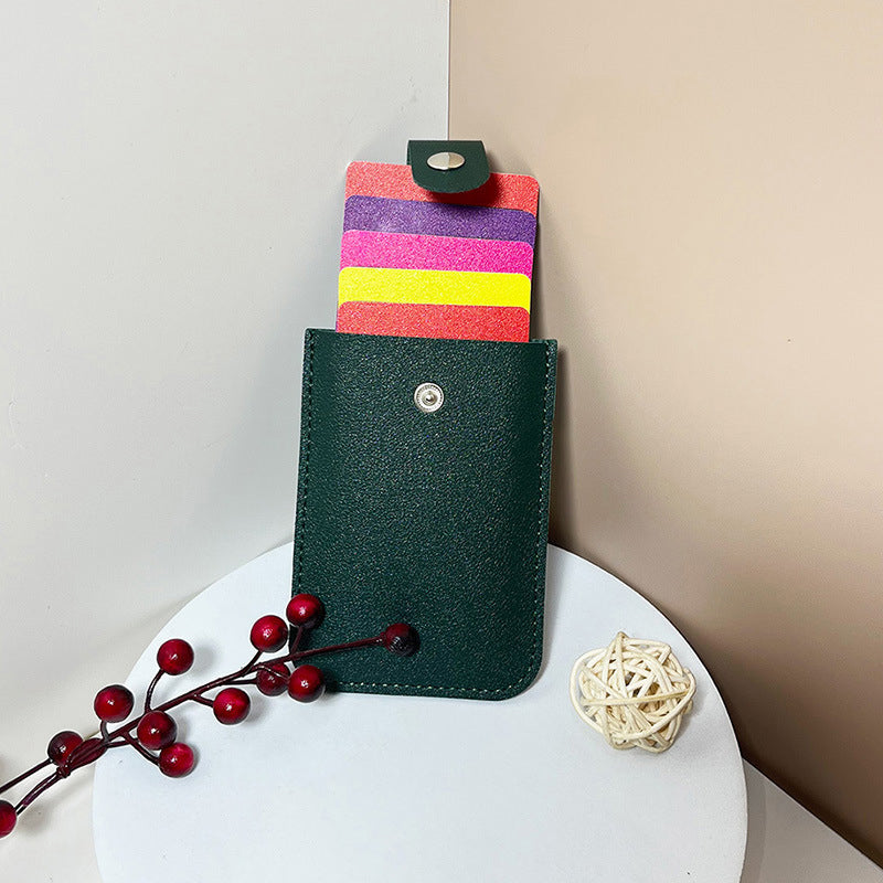 "Slank minimalistisk damkorthållare i PU-läder, flera färger, kompakt design med tryckknapp, plats för fem kort."