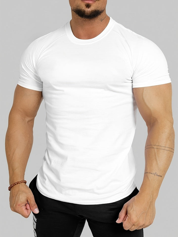 Slimfit T-shirt för män, andningsbart material, grå nyans, träningskläder, bekväm passform, rörelsefrihet.