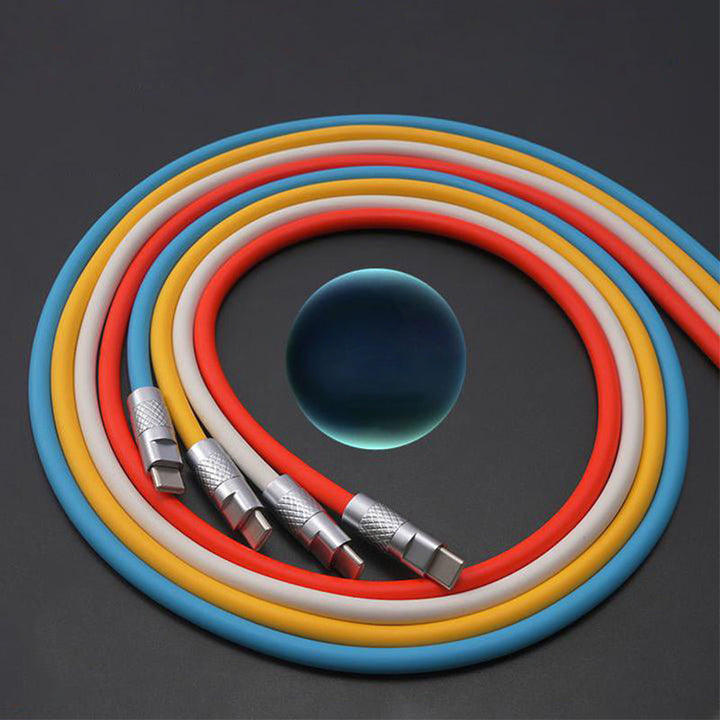 "Slitstark USB C-kabel i zinklegering för snabbladdning; robust design, flera färger, passar för Type-C enheter."