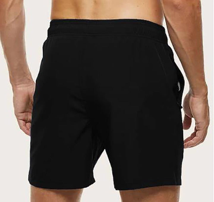 "Snabbtorkande badshorts i grått med ljusblå detaljer, elastisk midja och trendig design för män på sommaren."