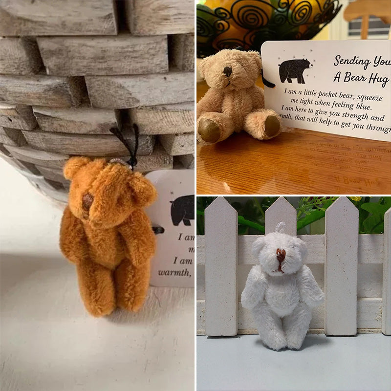 "Söt plysch björn nyckelring i ljusbrun färg, liten och mjuk, perfekt accessoar för väskor och nycklar."