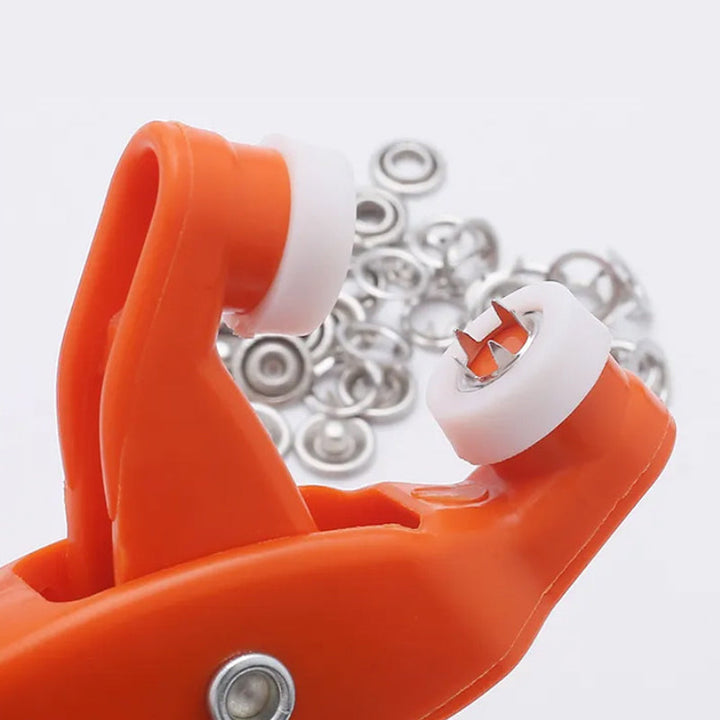 "Stålverktygssats för klospännen, silver, kompakt och hållbar, perfekt för kläder och DIY-projekt i hemmet."