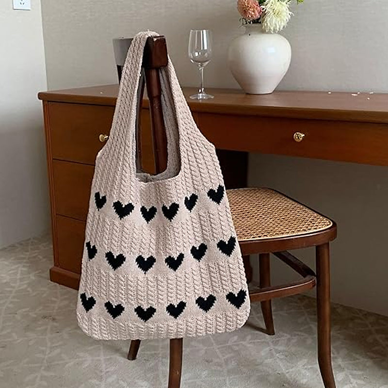 "Stickad kärlek tygkasse i vintage Hobo-stil för damer, beige färg, mjukt akrylfiber och polyester, trendig accessoar."