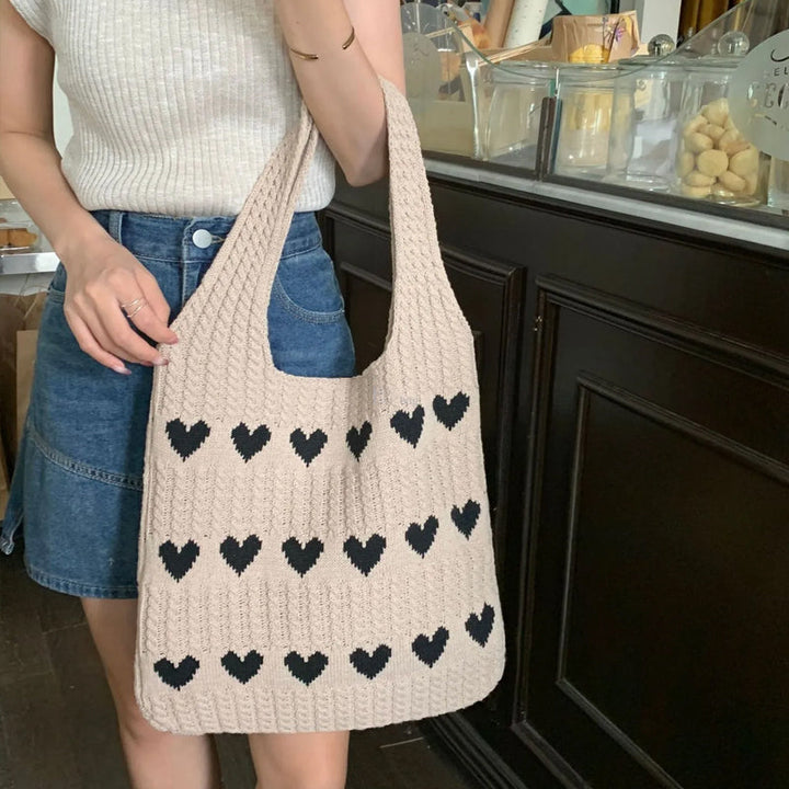 "Stickad kärlek tygkasse i vintage Hobo-stil för damer, beige färg, mjukt akrylfiber och polyester, trendig accessoar."