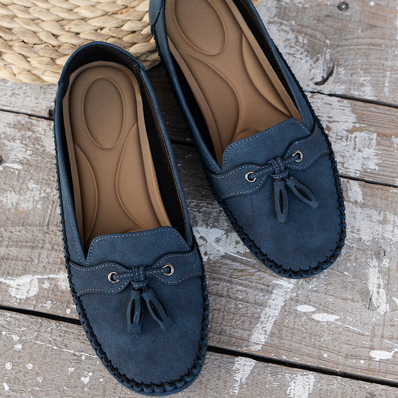 "Stilrena gråa Chantal loafers för kvinnor, elegant design och bekväm passform, perfekt för vardag och arbete."