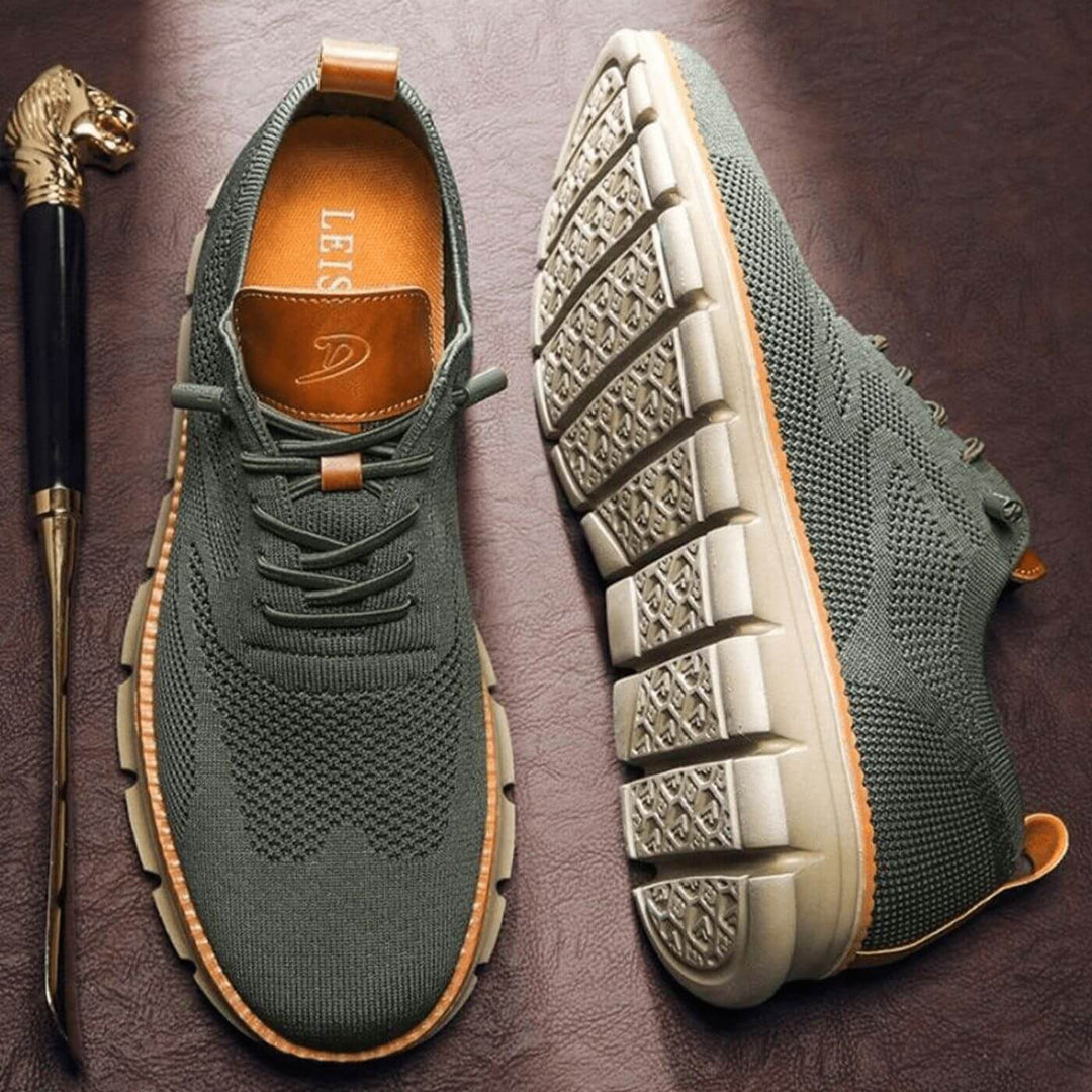 "Stilsäkra ortopediska sneakers i brun, elegant design med ortopediskt stöd och lättviktssula för maximal komfort."