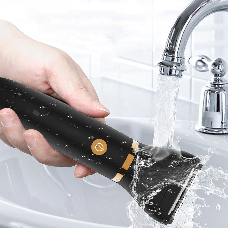 "Svart elektrisk kroppshårstrimmer för män med 3-i-1-design, keramiska blad och olika kammar för precis grooming."