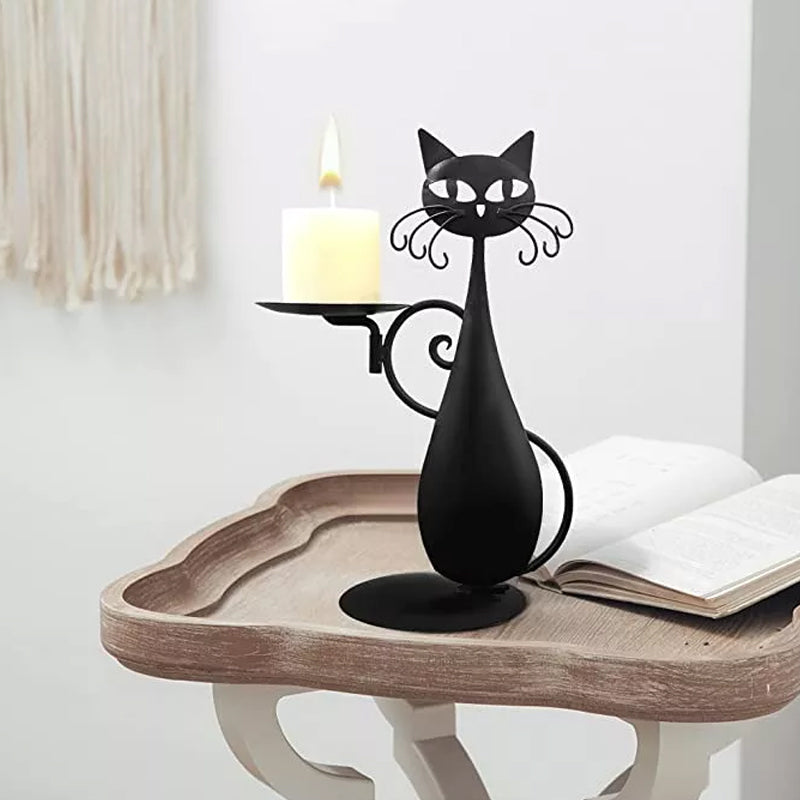 "Svart katt-design ljusstake i metall, handgjord med elegant svart yta, perfekt för heminredning och unik dekoration."
