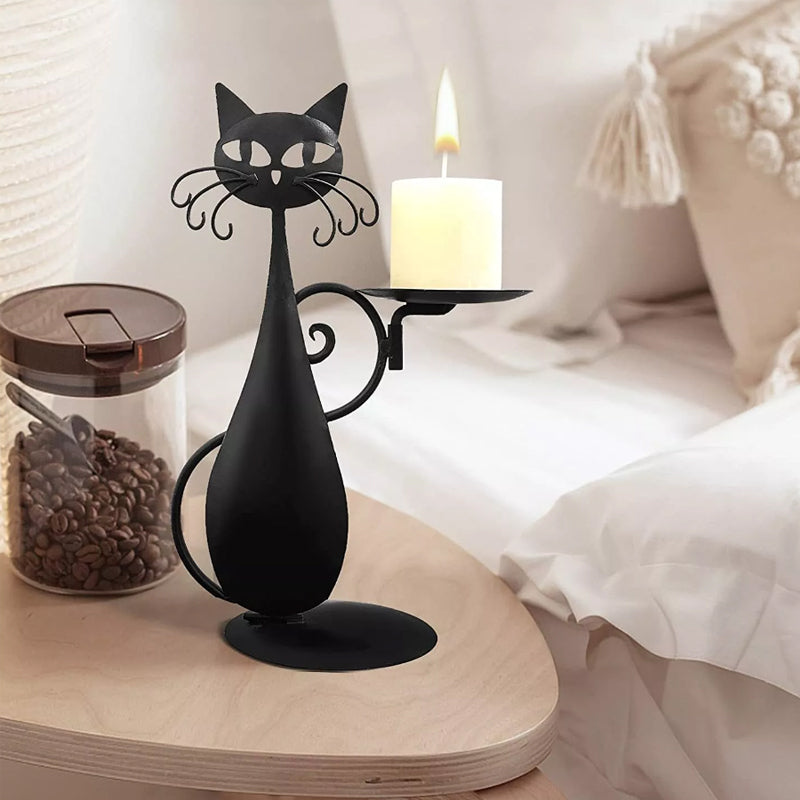 "Svart katt-design ljusstake i metall, handgjord med elegant svart yta, perfekt för heminredning och unik dekoration."