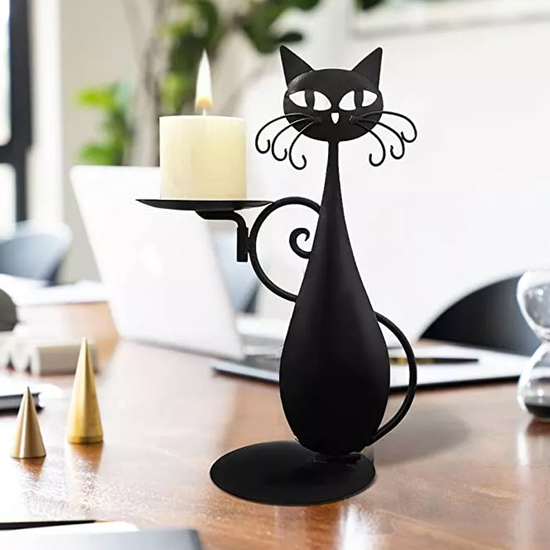 "Svart katt-design ljusstake i metall, handgjord med elegant svart yta, perfekt för heminredning och unik dekoration."