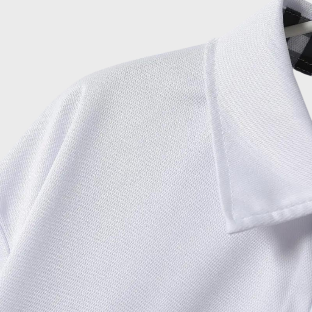 "Svart långärmad herr T-shirt, modern och stilren design med mjukt tyg, perfekt för lager-på-lager och kuranta outfits."
