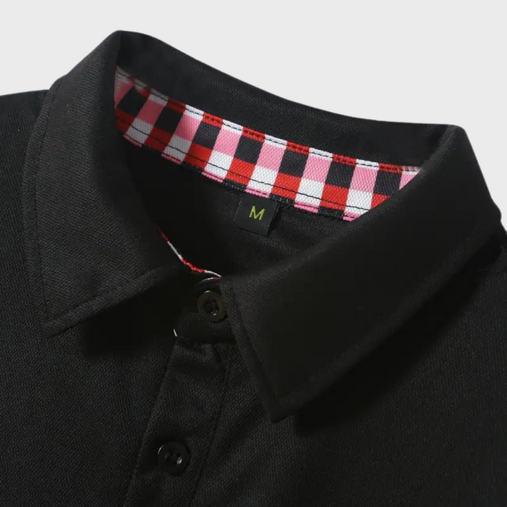 "Svart långärmad herr T-shirt, modern och stilren design med mjukt tyg, perfekt för lager-på-lager och kuranta outfits."