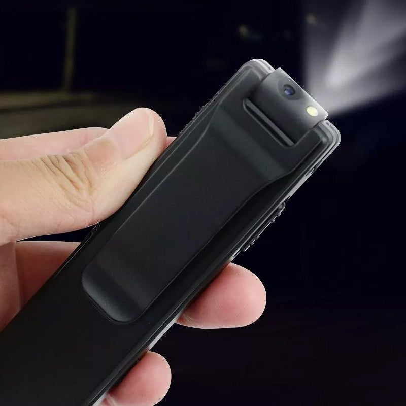 "Svart minikamera med 1080P FHD, ljudinspelning, nattläge, och kompakt design för säkerhet och övervakning"