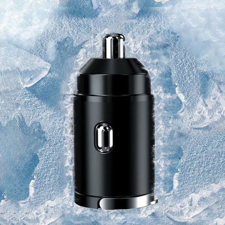 "Svart och silver, multikompatibel snabbladdande billaddare med USB och Typ-C portar för bilen, kompakt och säker."