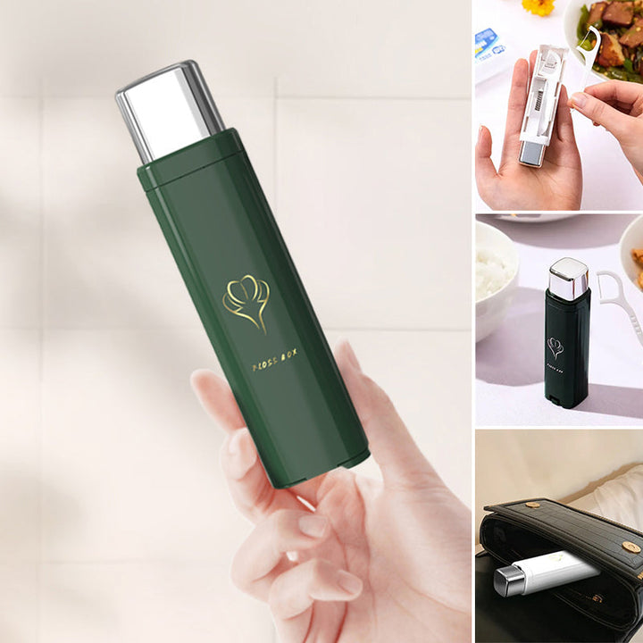 "Tandtrådsdispenser för resor i grön, rosa, vit. Bärbar och kompakt accessoar för enkel användning och påfyllning."