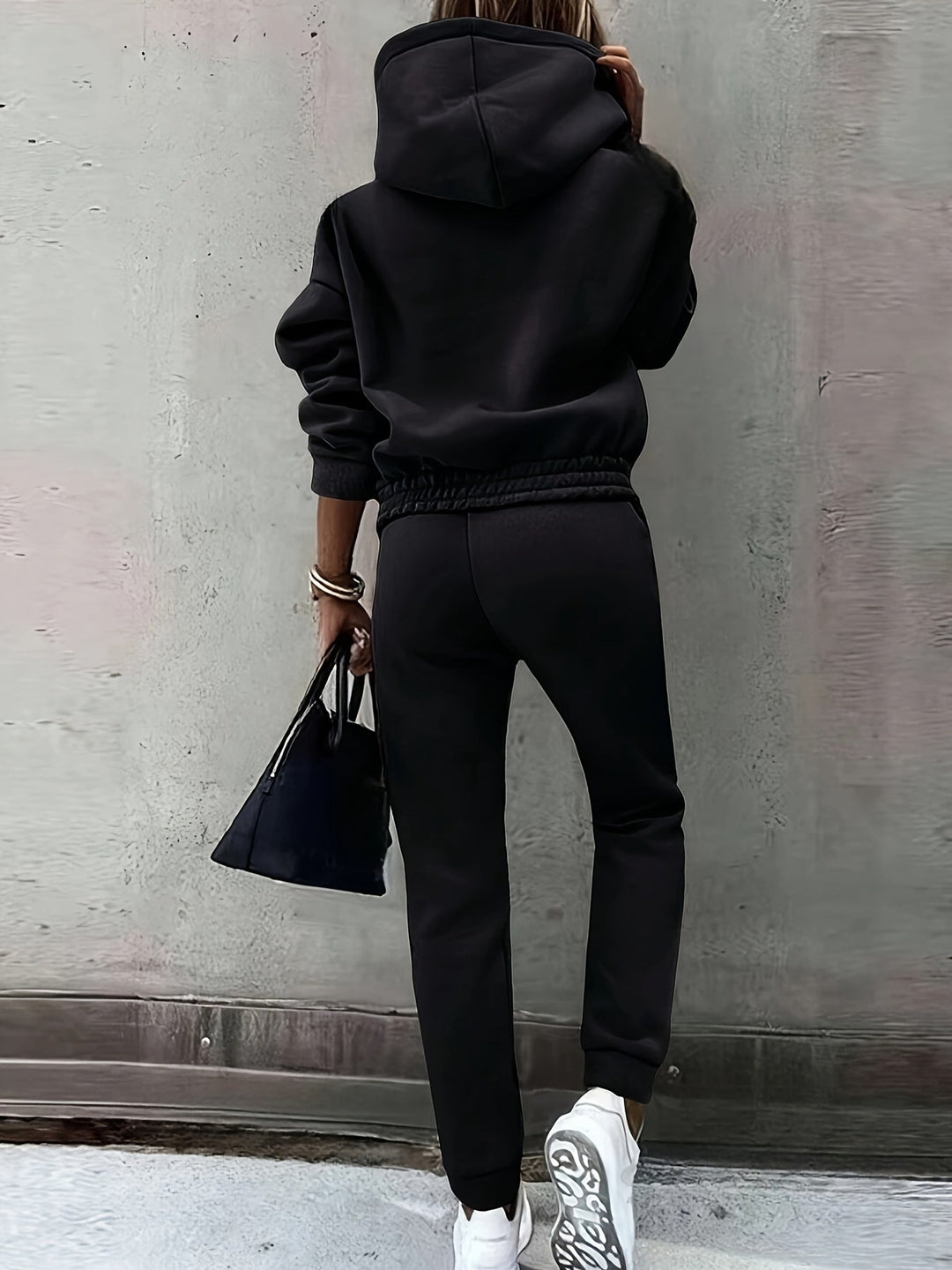 "Träningsdräktset med hoodie och jogger för höst/vinter, eleganta snitt i khaki, marinblå, svart, röd. Mysigt för kalla dagar