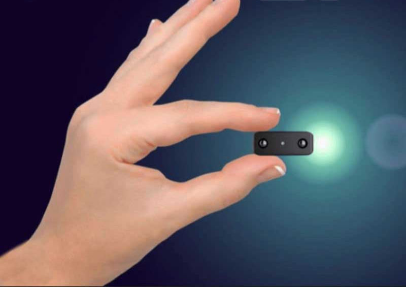 "Ultrakompakt mikro HD-spionkamera med 1080P Full-HD, nattvision och rörelsedetektion, perfekt för diskret övervakning."