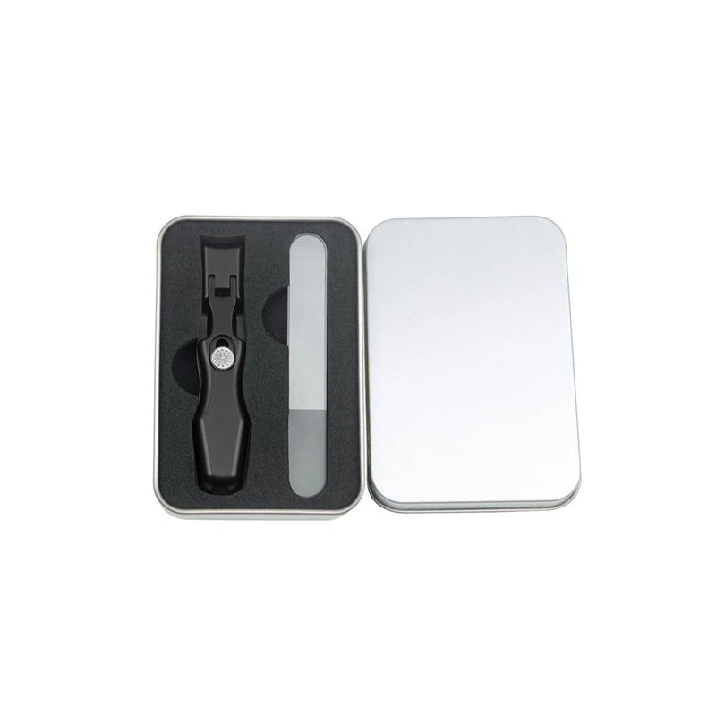 "Ultraskarp nagelklippare i rostfritt stål med modern design, effektiv för tjocka naglar, svart och silverfärg, 9x1.6 cm."