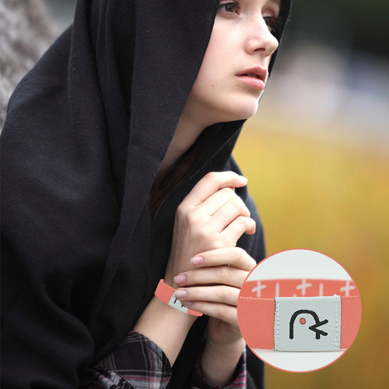 "Unisex bibelarmband med NFC-funktion, justerbart polyesterband, flerfärgat. Stilfullt och meningsfullt accessoarval."