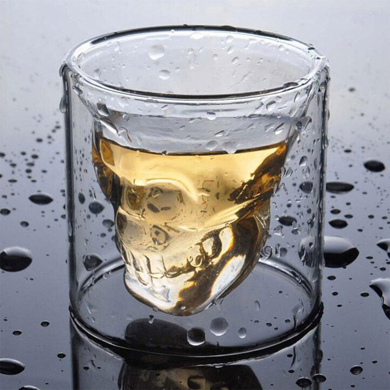 "Unisex döskalleglas med unik design, dubbla glaslager, perfekt för rom och whisky, skapar en dramatisk effekt."