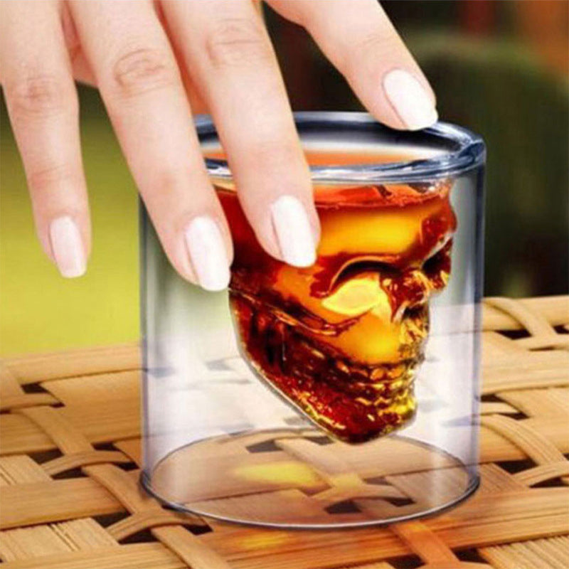 "Unisex döskalleglas med unik design, dubbla glaslager, perfekt för rom och whisky, skapar en dramatisk effekt."