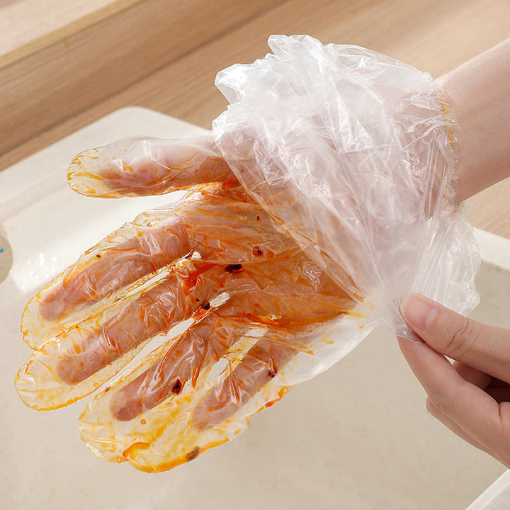 Unisex engångshandskar i plast, extra långa 60 cm, skyddar händer och armar. Perfekta för veterinär- och städarbete.