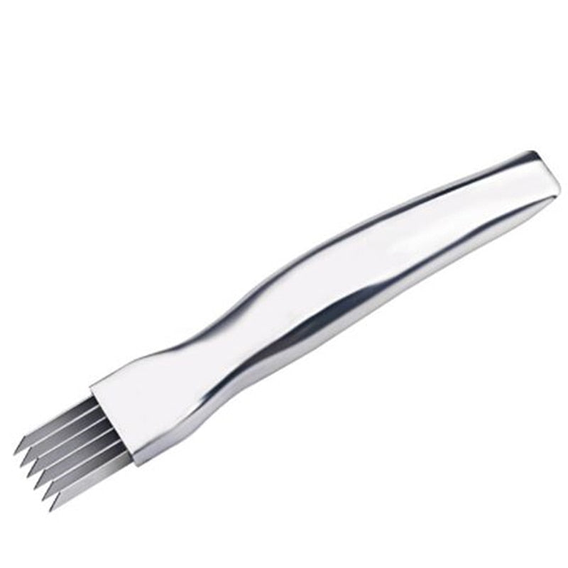 Ergonomisk lökhackare i rostfritt stål, designad för bekväm och enkel användning i köket.